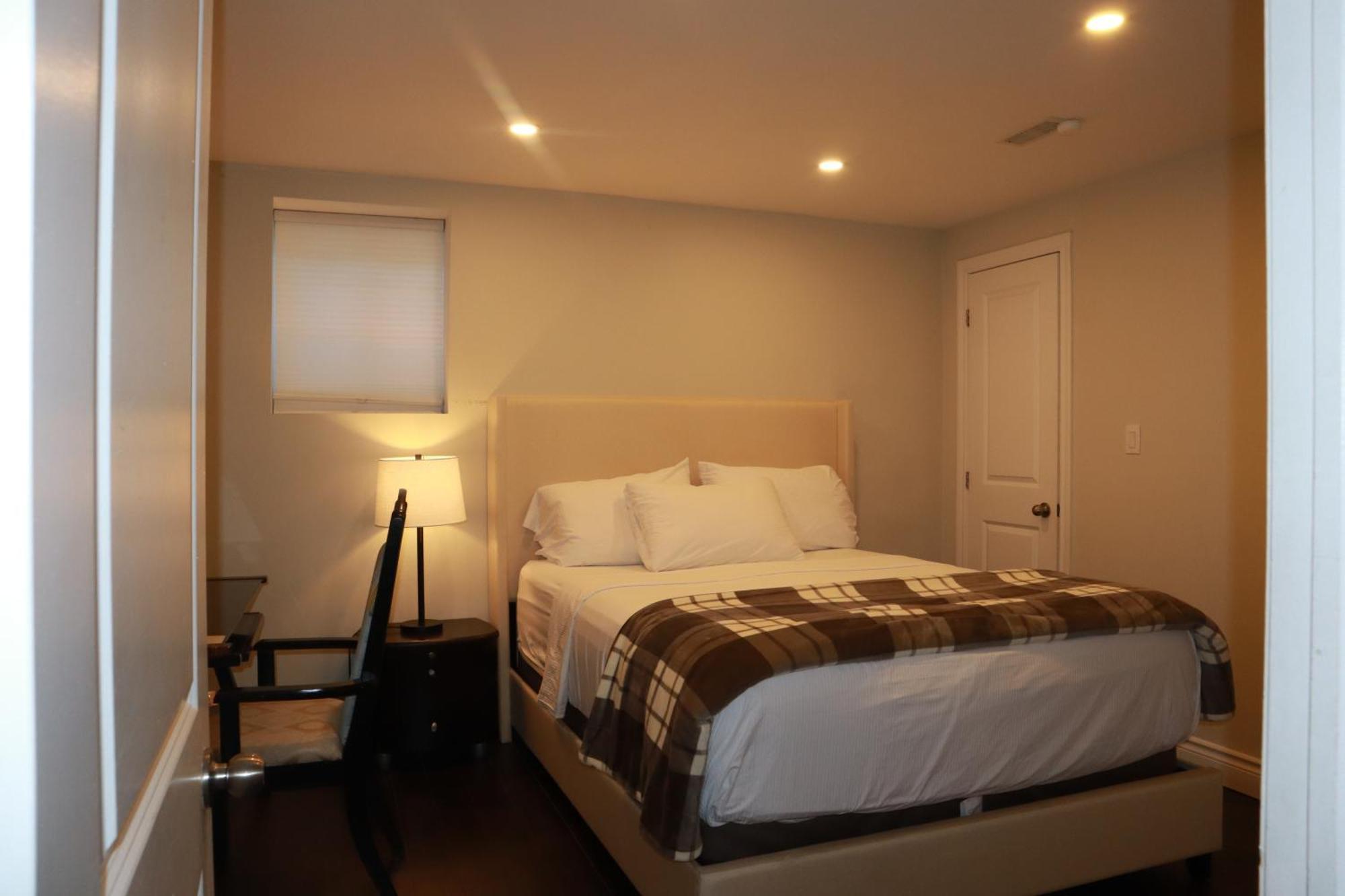 Stunning Furnished 2Bedroom/2Washroom Apartment Brampton Buitenkant foto