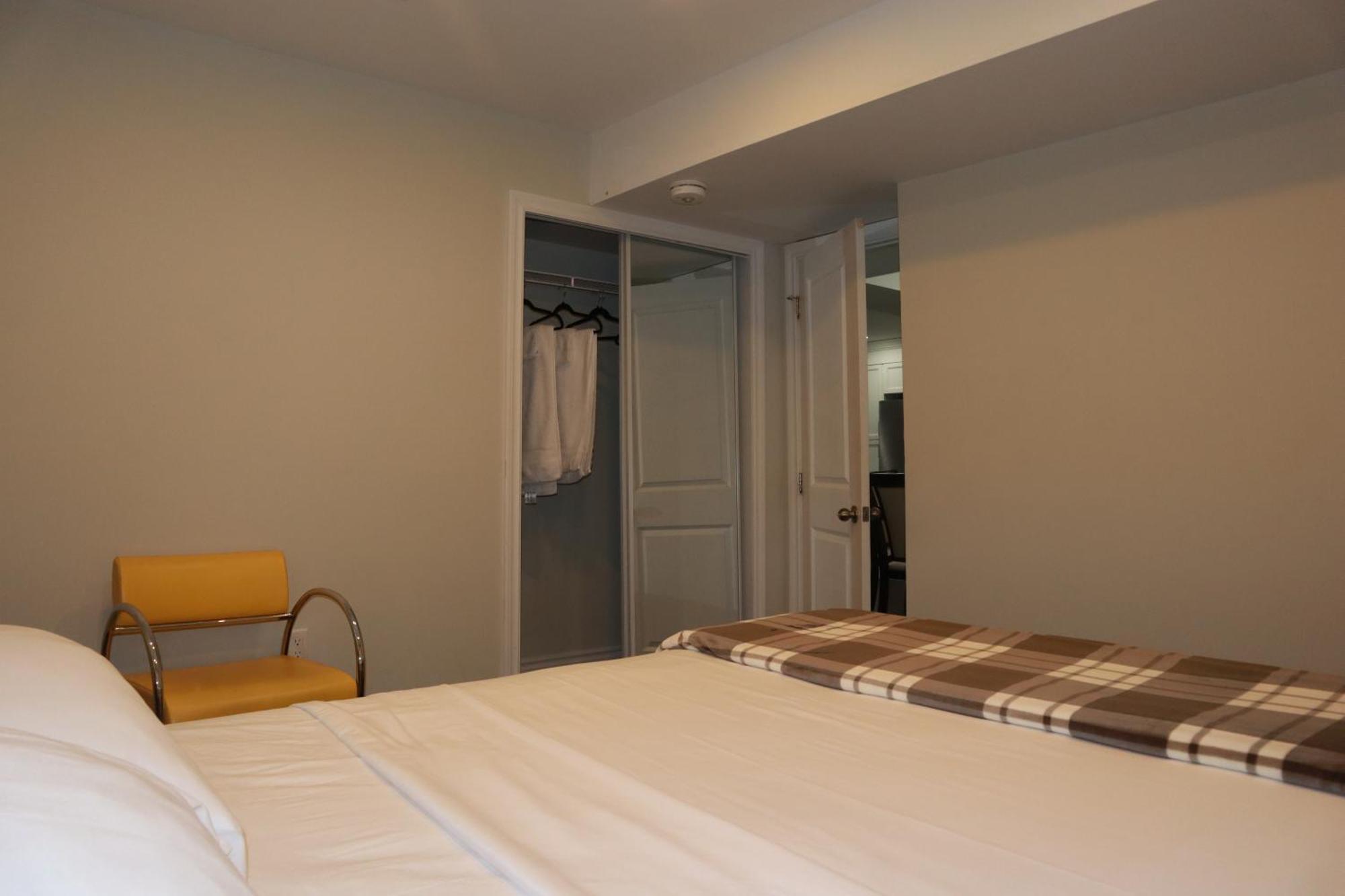 Stunning Furnished 2Bedroom/2Washroom Apartment Brampton Buitenkant foto