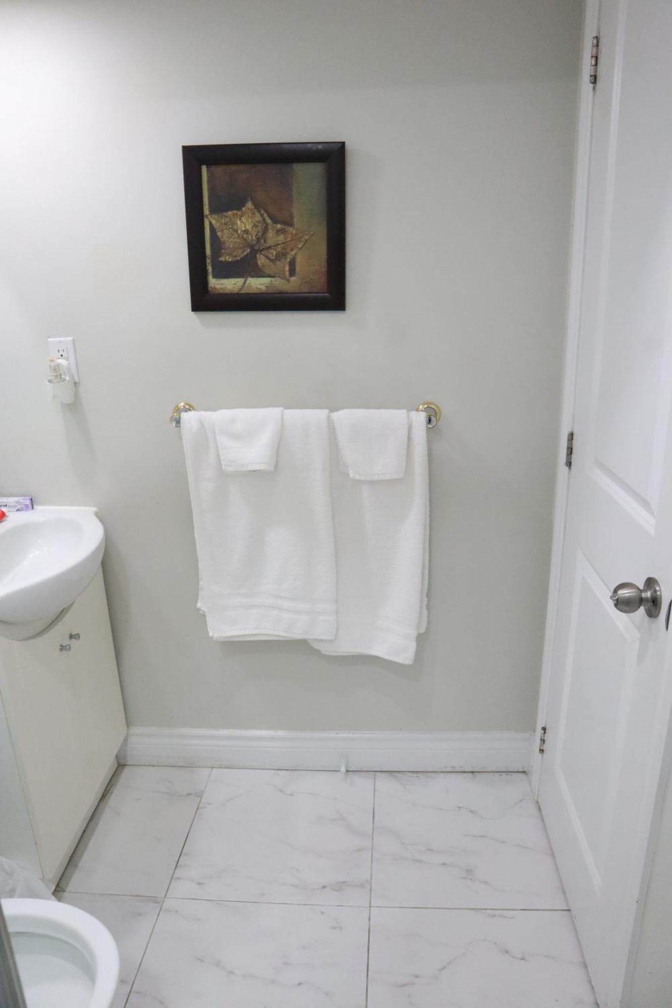 Stunning Furnished 2Bedroom/2Washroom Apartment Brampton Buitenkant foto