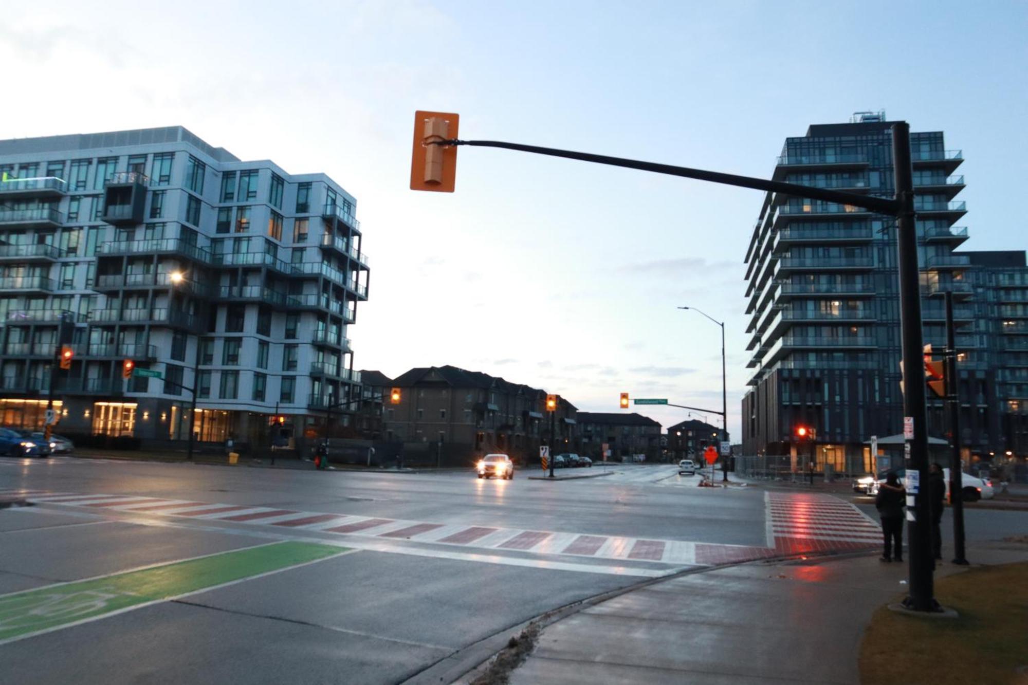 Stunning Furnished 2Bedroom/2Washroom Apartment Brampton Buitenkant foto