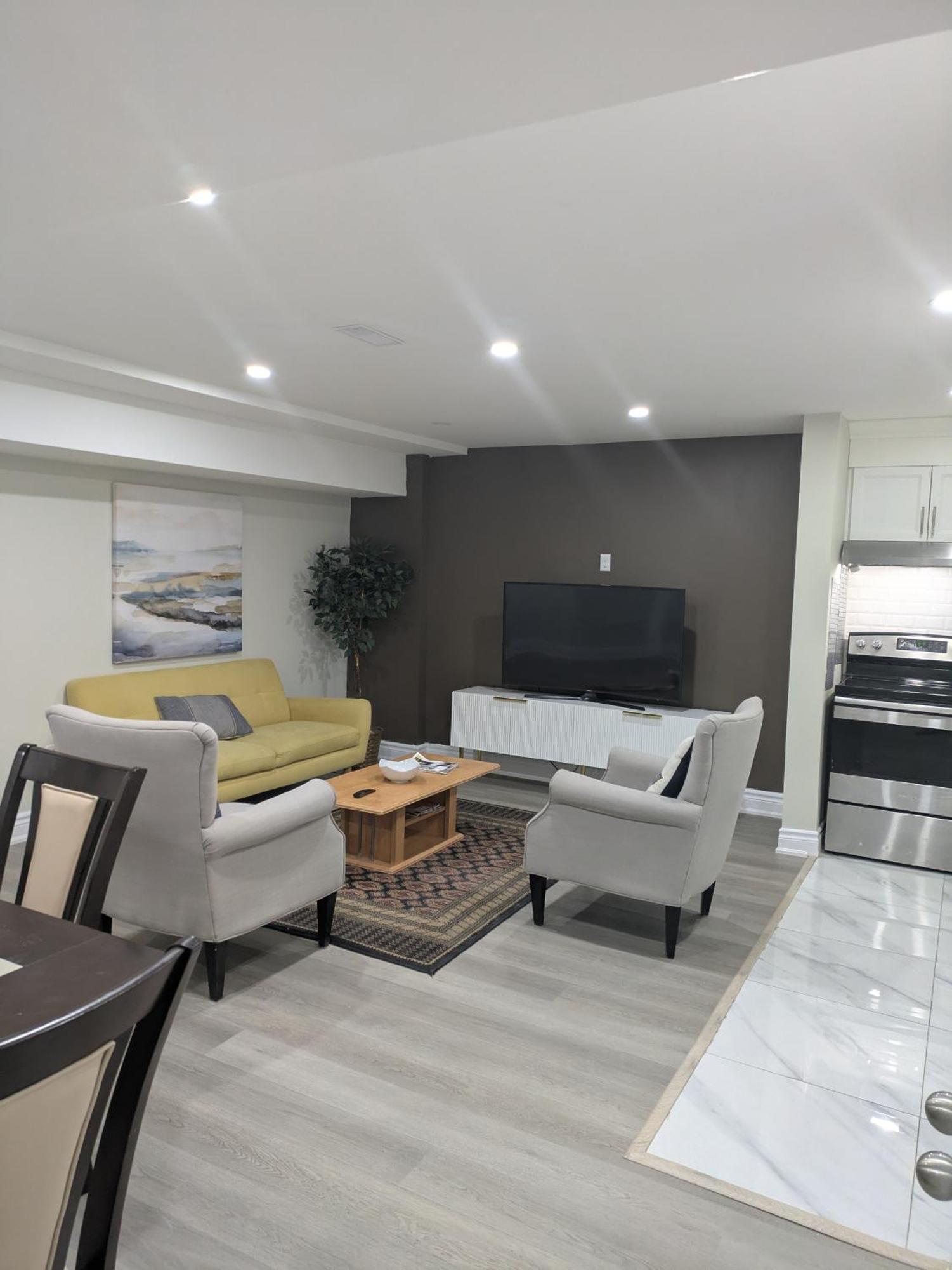 Stunning Furnished 2Bedroom/2Washroom Apartment Brampton Buitenkant foto